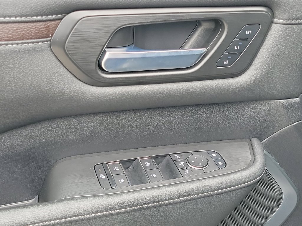 Certified 2025 Nissan Armada Platinum RWD image 28