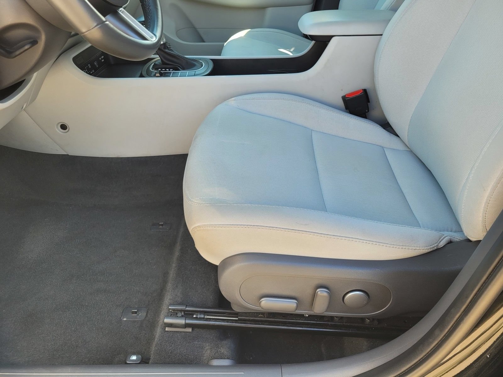 Certified 2025 Hyundai Kona SEL AWD/4WD image 23
