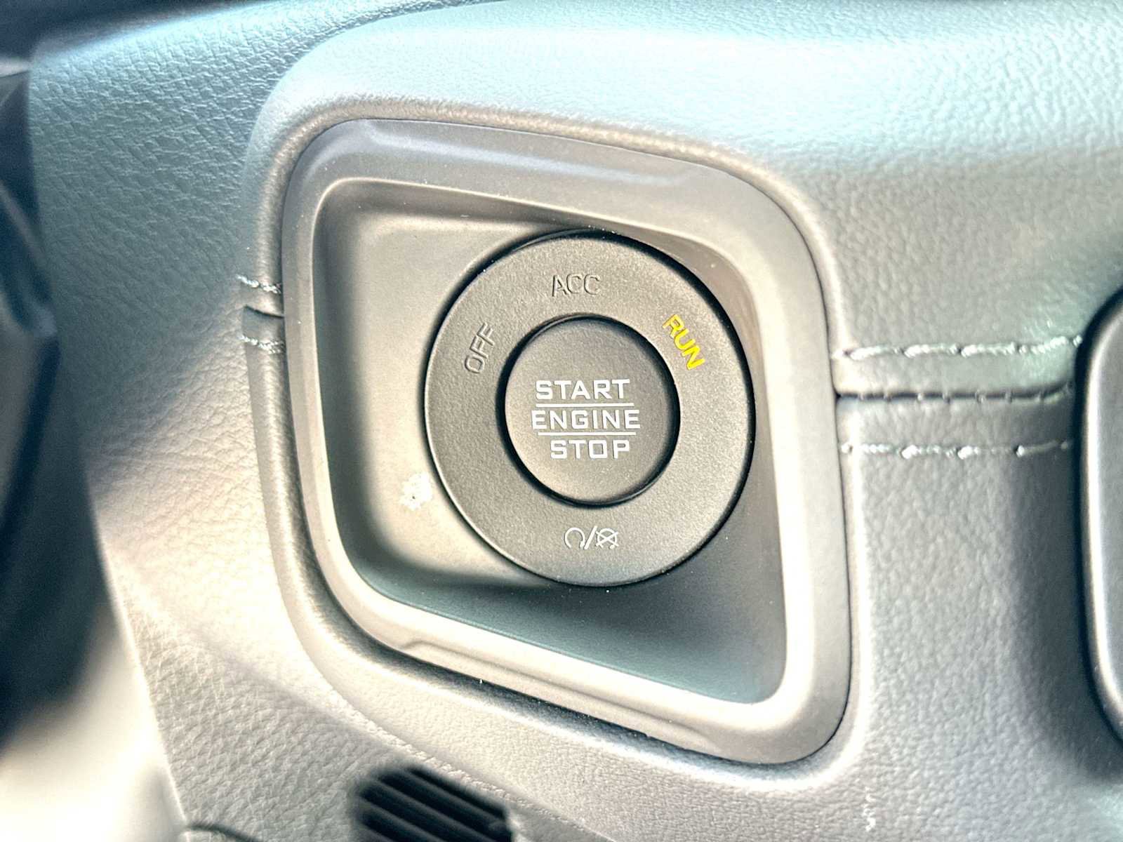 New 2026 Jeep Wrangler Unlimited Sahara AWD/4WD image 27