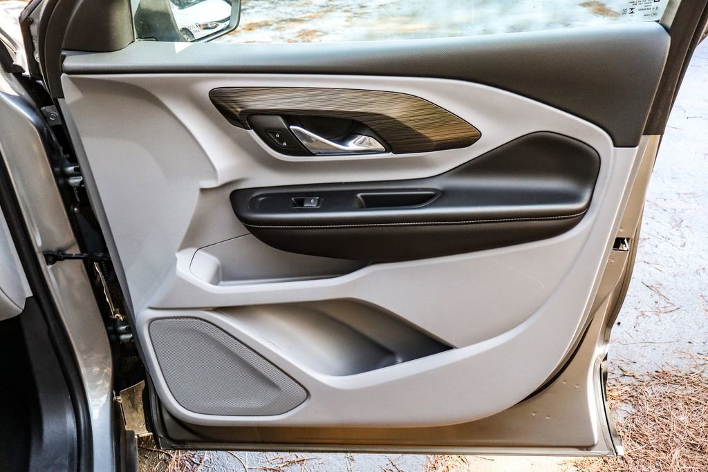 Used 2024 GMC Terrain SLT image 38