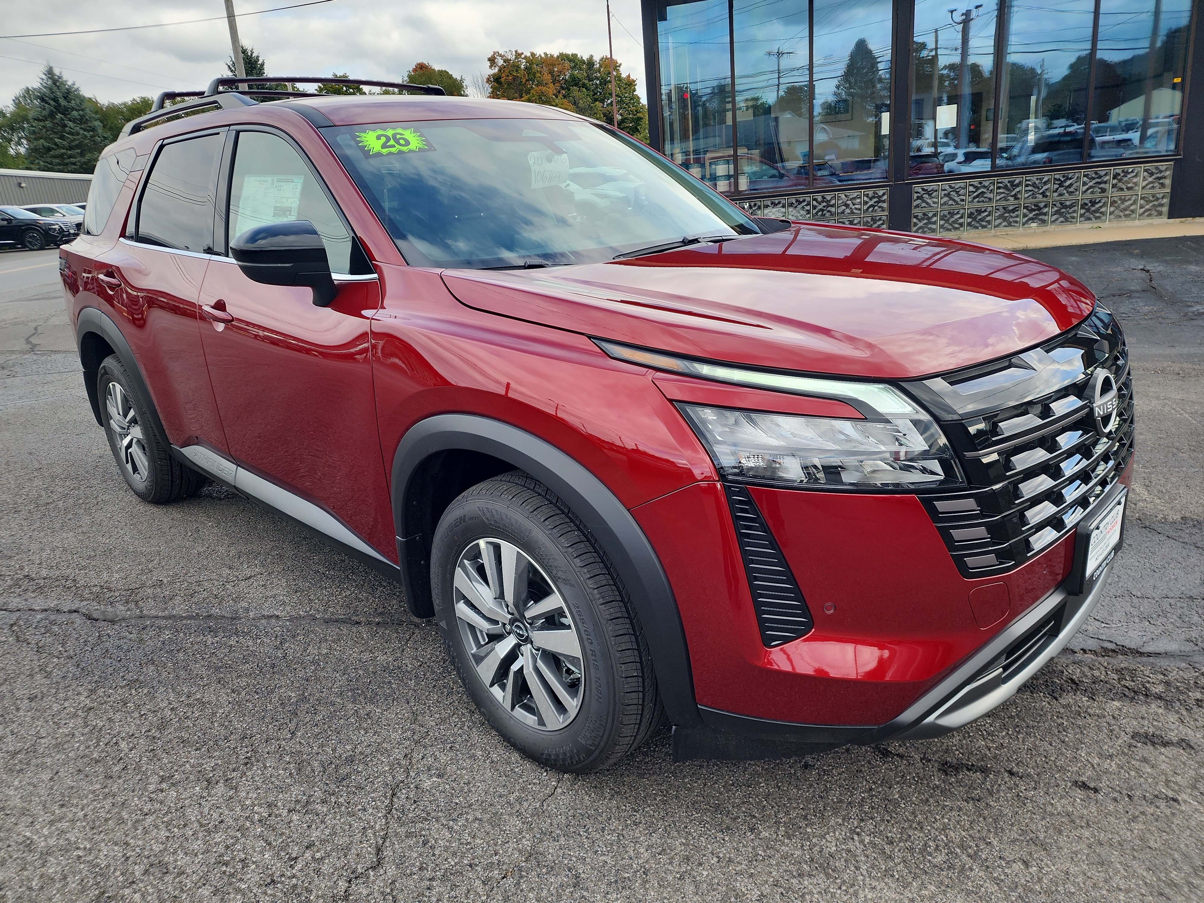 New 2026 Nissan Pathfinder SL AWD/4WD image 2