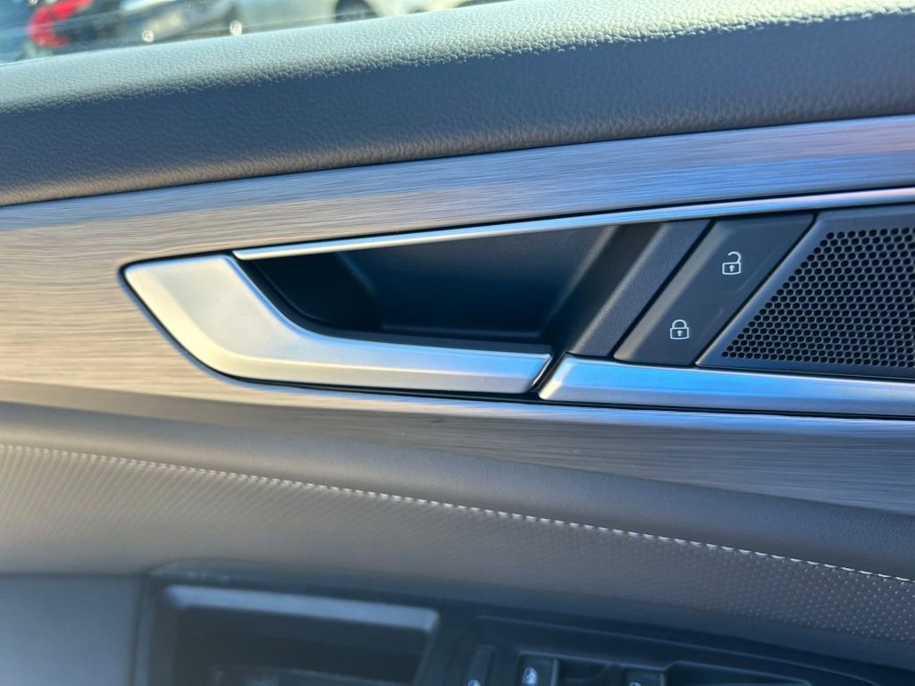 Used 2025 Volkswagen Atlas Cross Sport SE w/ Panoramic Sunroof Package image 47