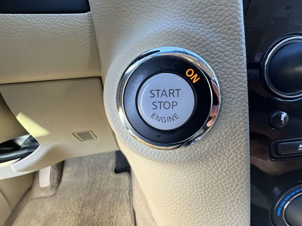 Used 2012 INFINITI FX35 Base w/ Premium Pkg image 17