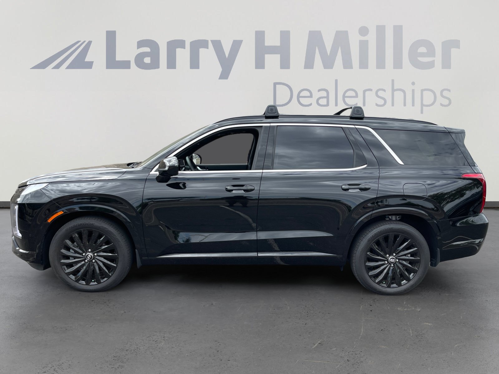 Used 2025 Hyundai Palisade Calligraphy AWD/4WD image 2