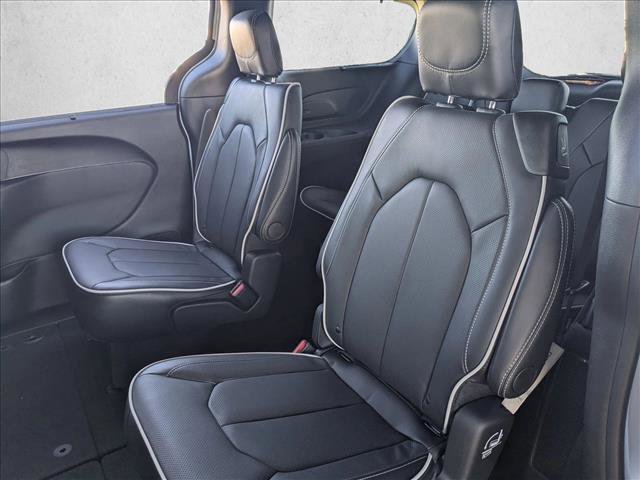 New 2026 Chrysler Pacifica Limited w/ Uconnect Theater Family Group image 16