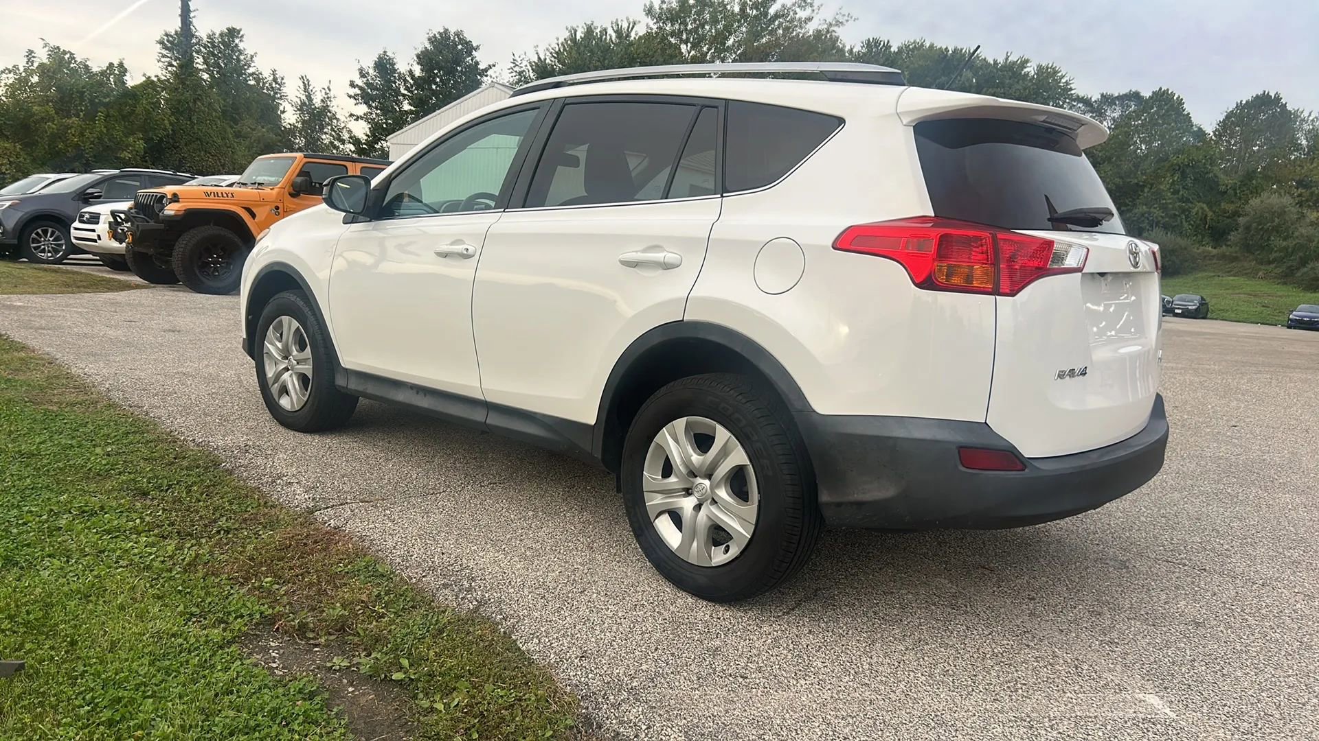 Used 2015 Toyota RAV4 LE image 13