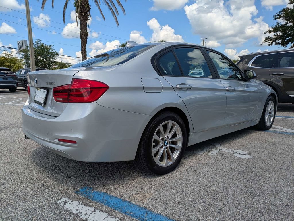 Used 2018 BMW 320i xDrive Sedan AWD/4WD image 6