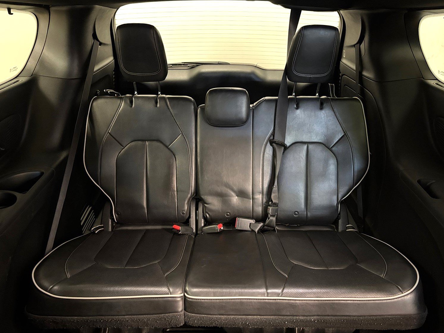 Used 2019 Chrysler Pacifica Limited w/ Advanced Safetytec Group FWD image 31