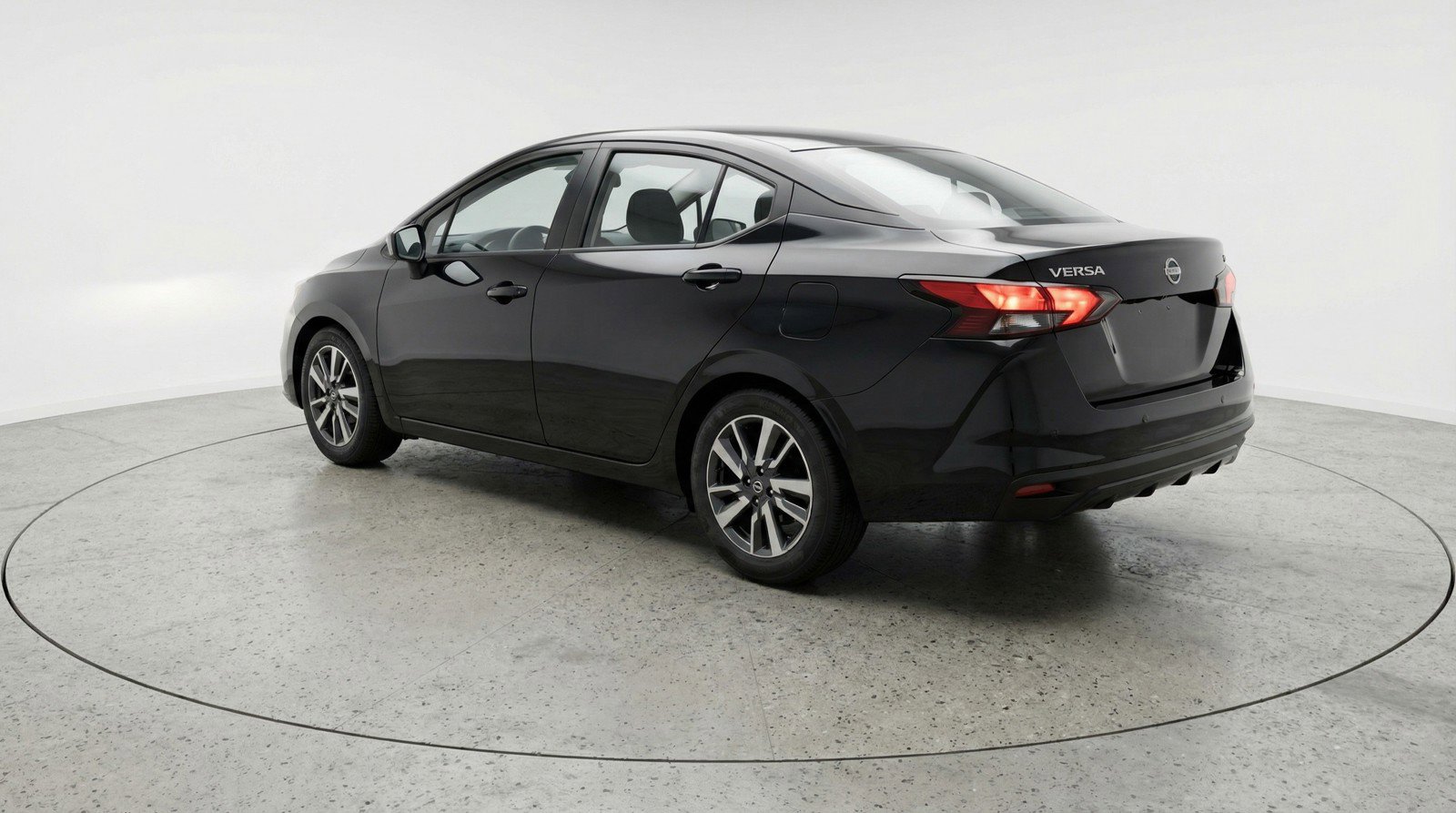 Used 2025 Nissan Versa SV image 6