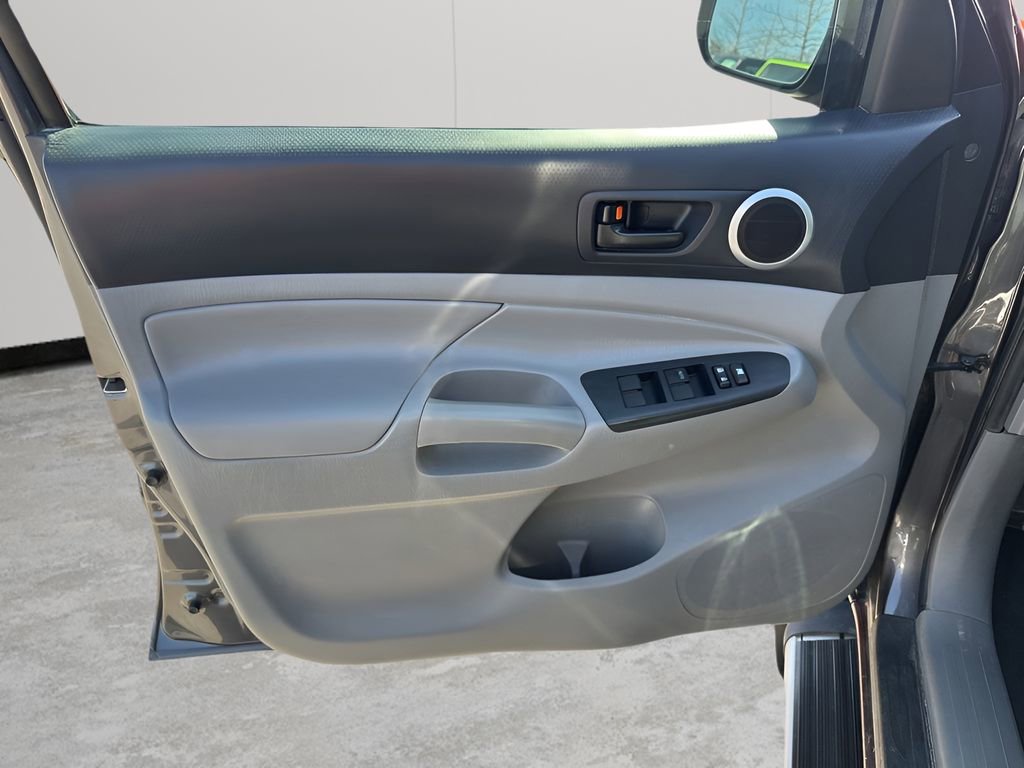 Used 2013 Toyota Tacoma PreRunner w/ TRD Sport Pkg image 23