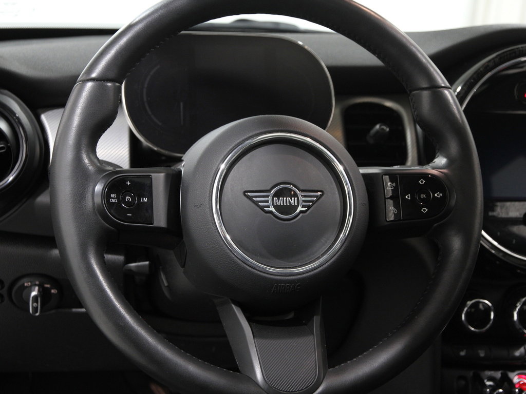 Certified 2023 MINI Cooper 4-Door Hardtop image 7