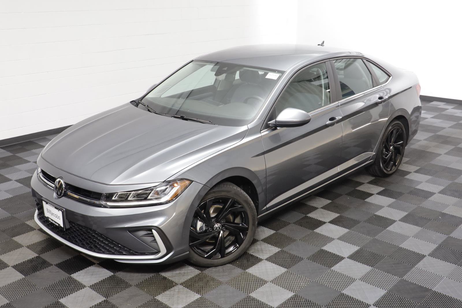 Used 2025 Volkswagen Jetta SE w/ Black Wheel Package image 2