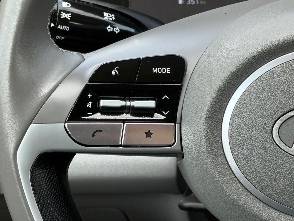 Used 2024 Hyundai Elantra SEL w/ Convenience Package FWD image 20