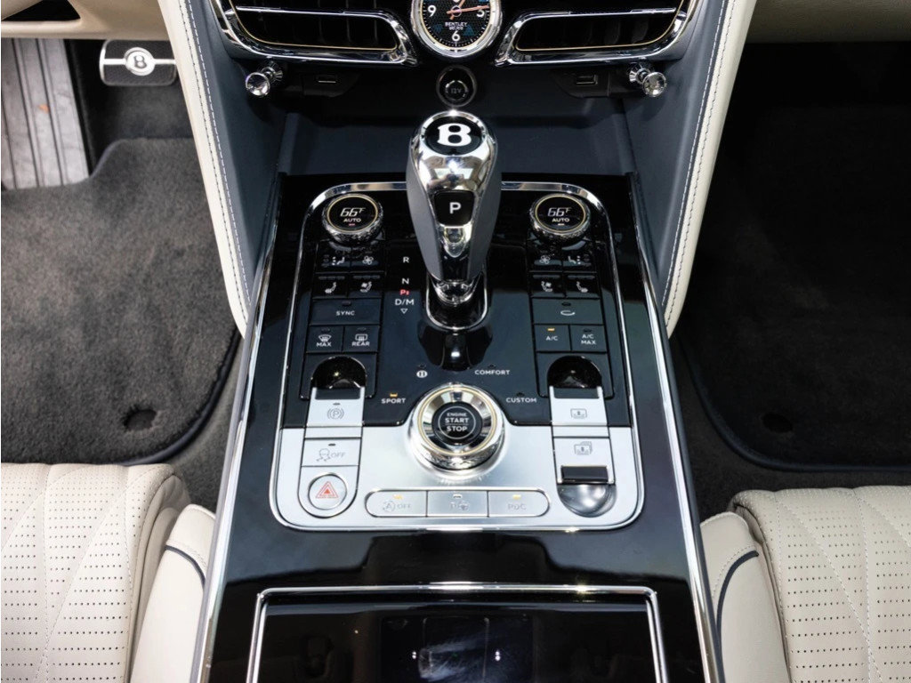 Certified 2022 Bentley Flying Spur W12 image 44