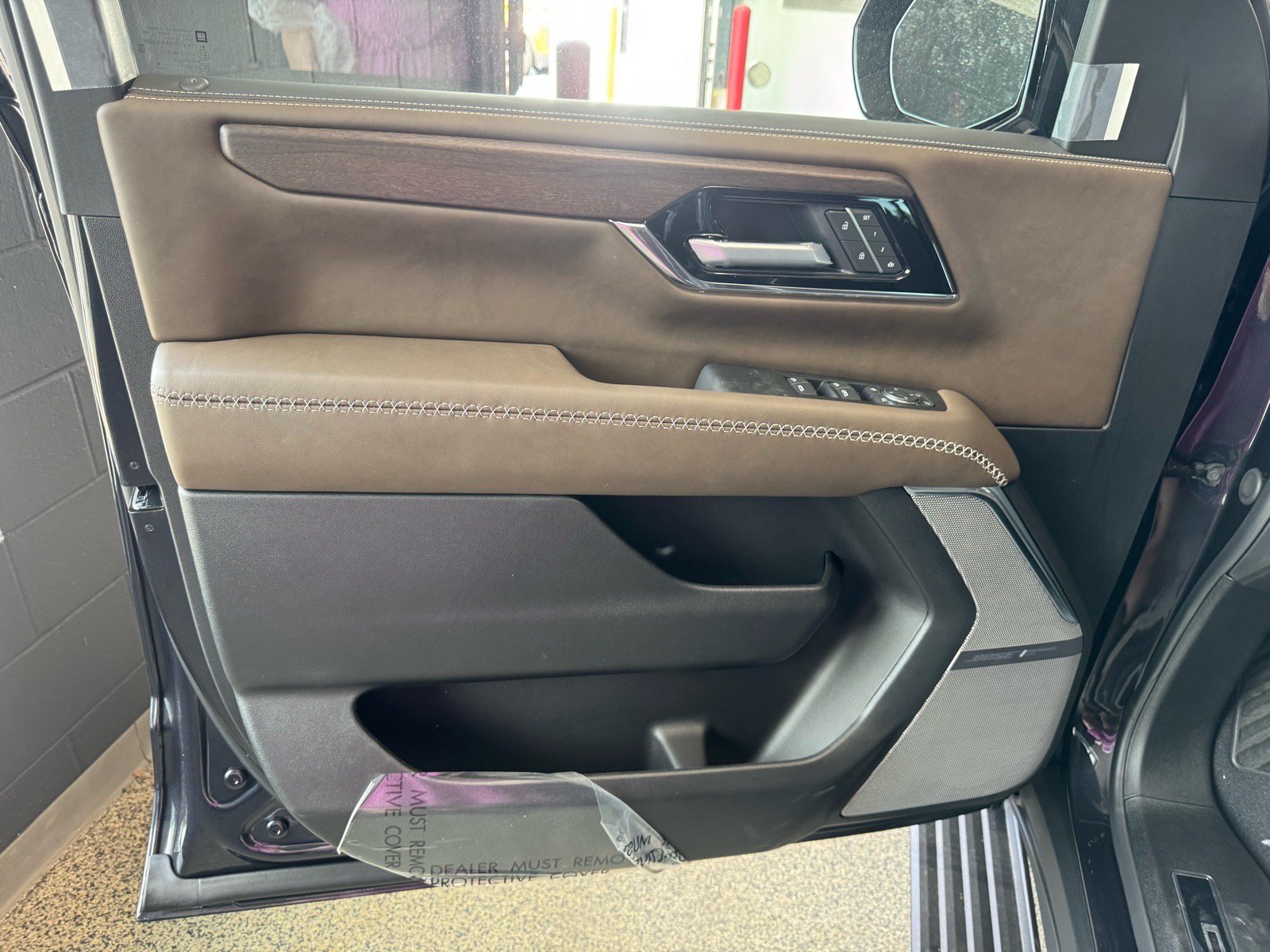 New 2026 GMC Yukon Denali Ultimate w/ LPO, Floor Liner Package AWD/4WD image 18