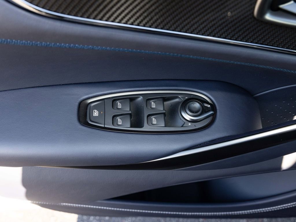 New 2026 Aston Martin DBX 707 image 23