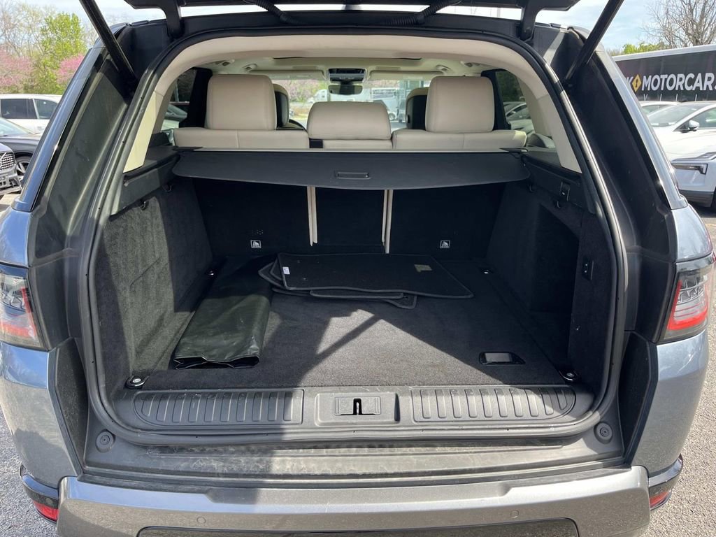 Used 2020 Land Rover Range Rover Sport HSE image 12