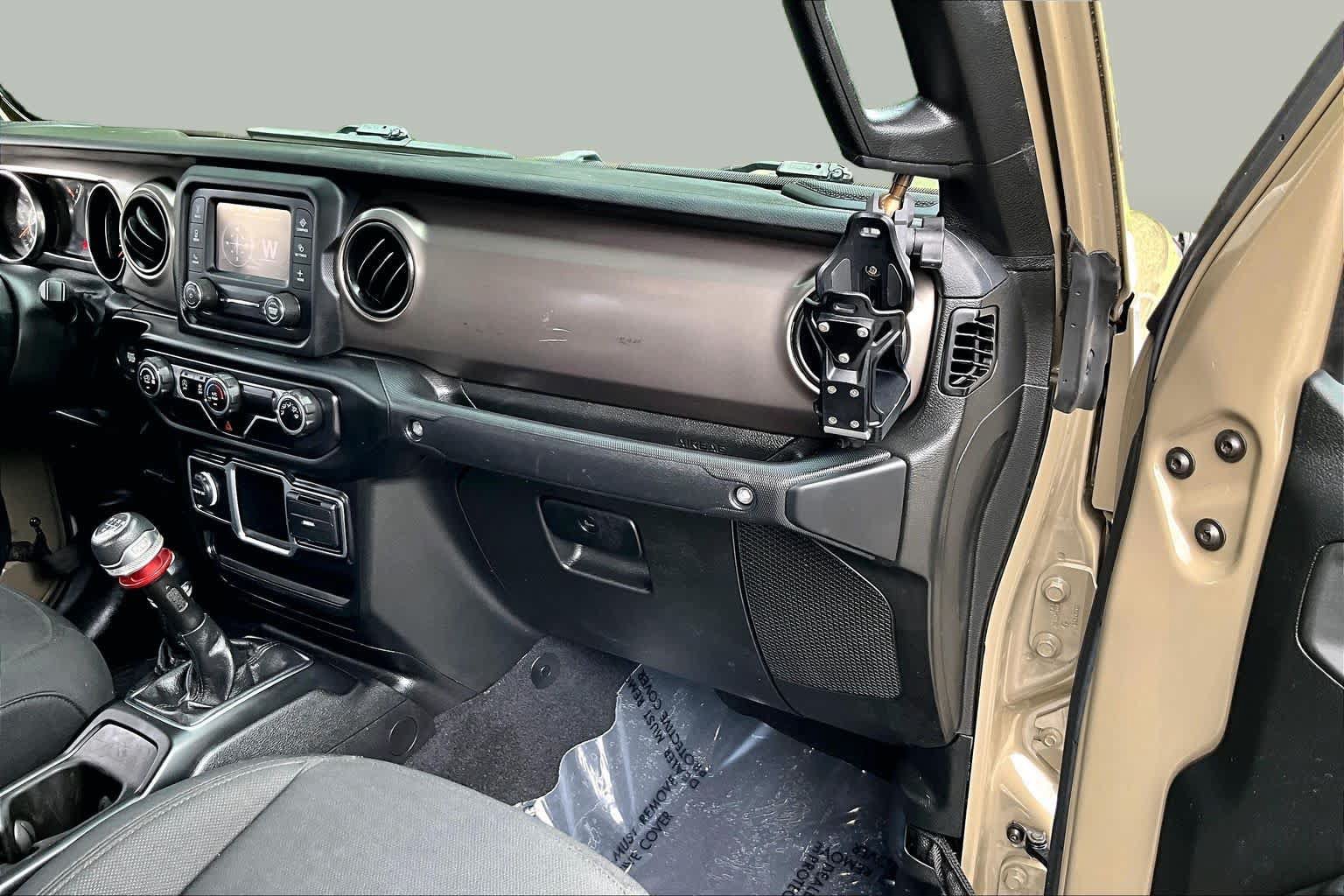 Used 2020 Jeep Gladiator Sport AWD/4WD image 19