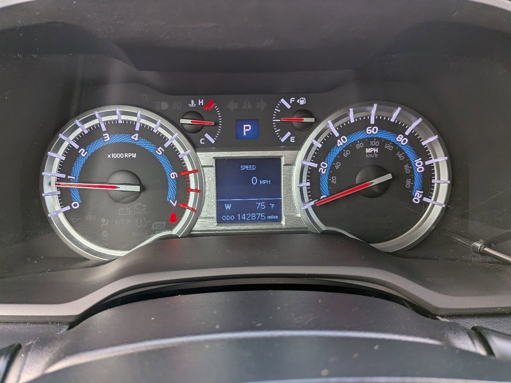 Used 2015 Toyota 4Runner Limited image 28