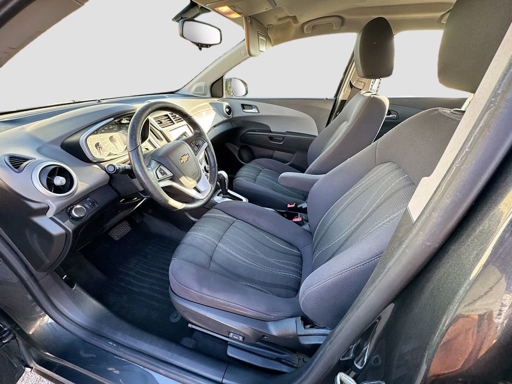 Used 2020 Chevrolet Sonic LT w/ Convenience Package image 24