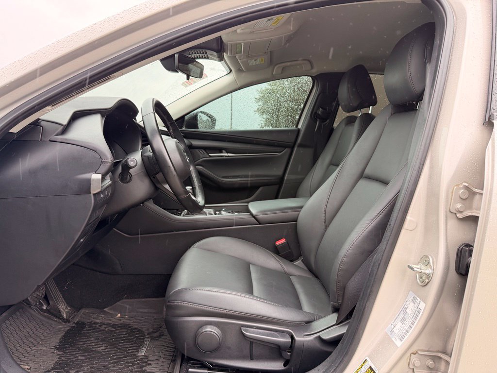 Used 2025 MAZDA MAZDA3 s FWD image 2