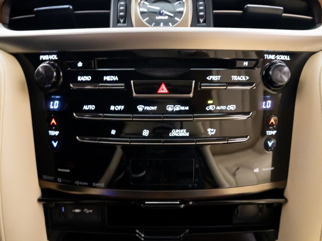 Used 2021 Lexus LX 570 4WD w/ Luxury Package image 25