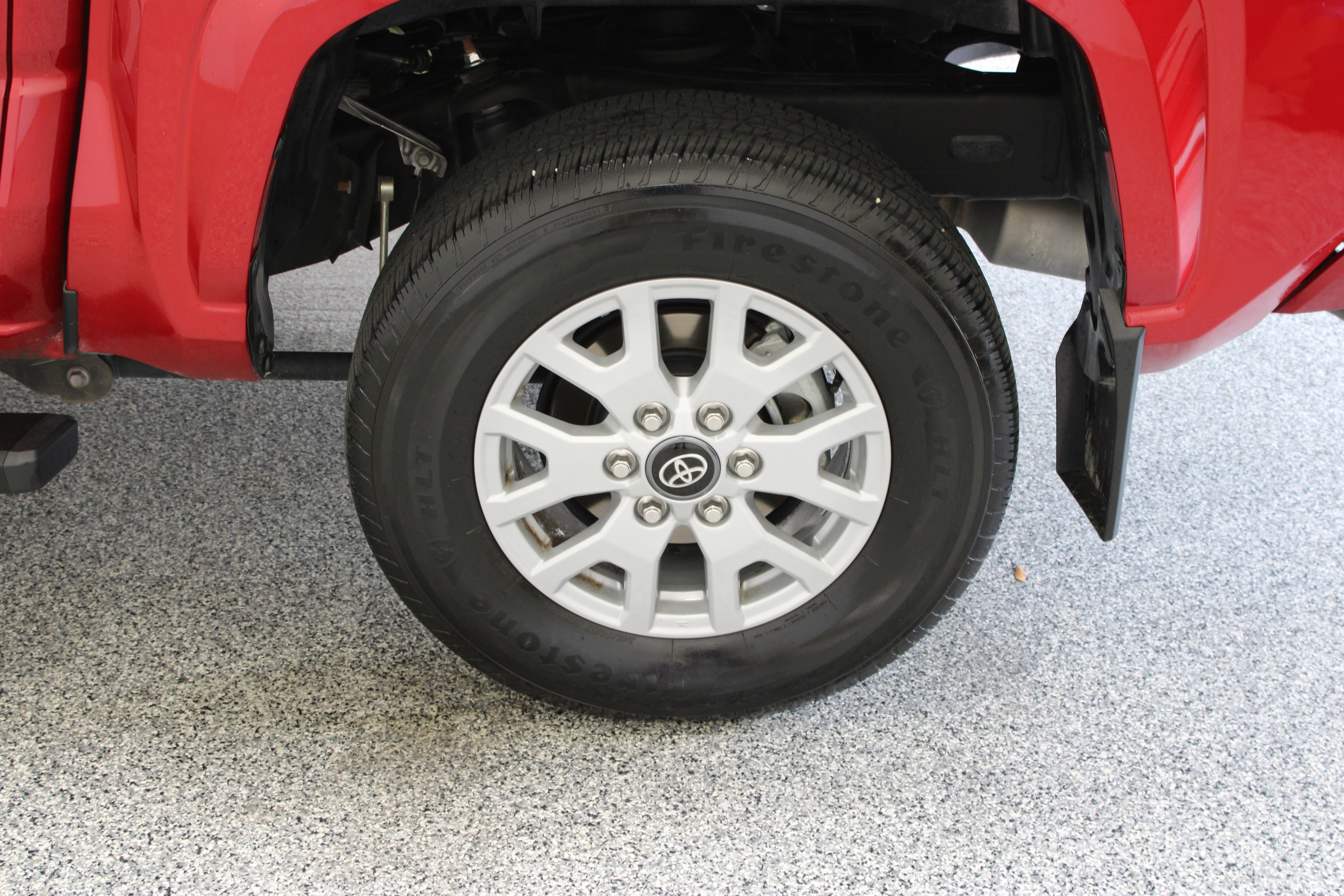 Used 2024 Toyota Tacoma SR5 AWD/4WD image 10