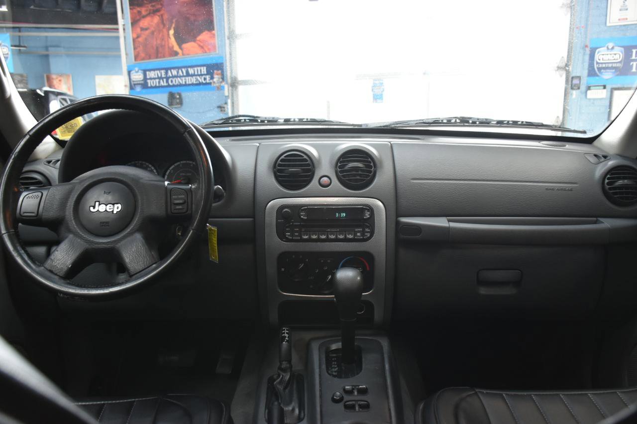 Used 2006 Jeep Liberty Sport AWD/4WD image 25