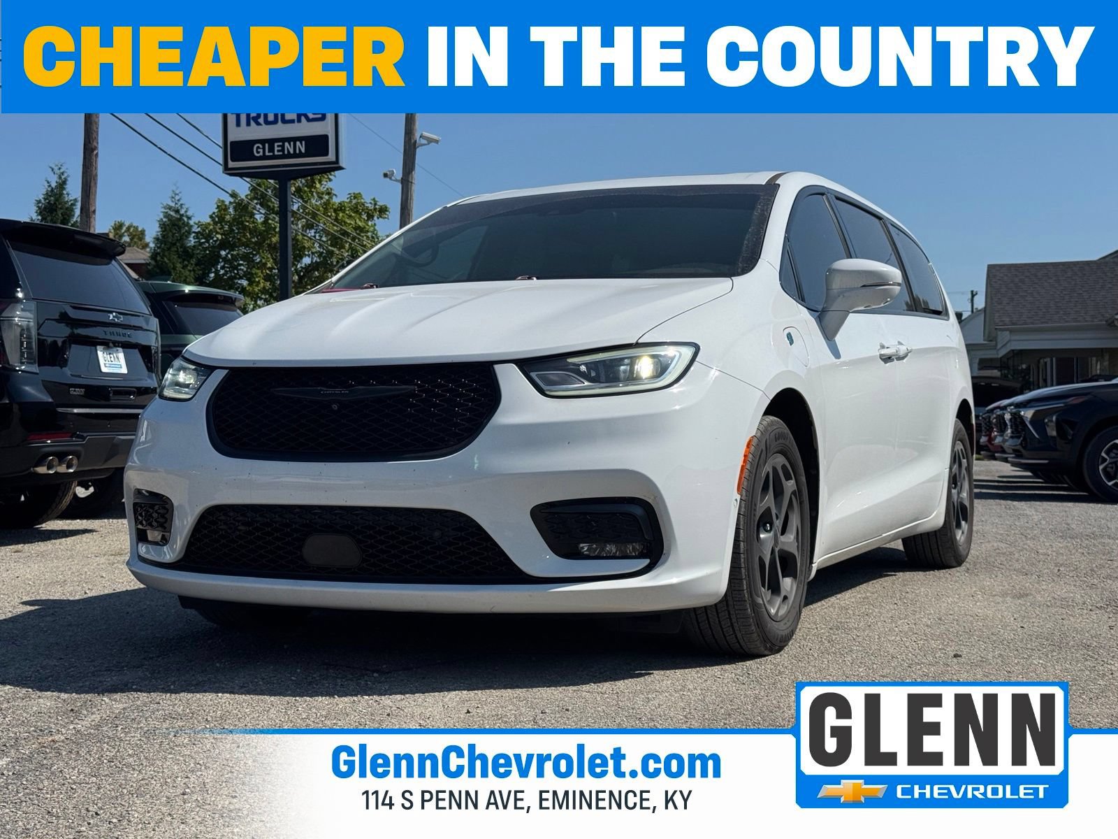 Used 2022 Chrysler Pacifica Limited w/ Uconnect Theater Family Group