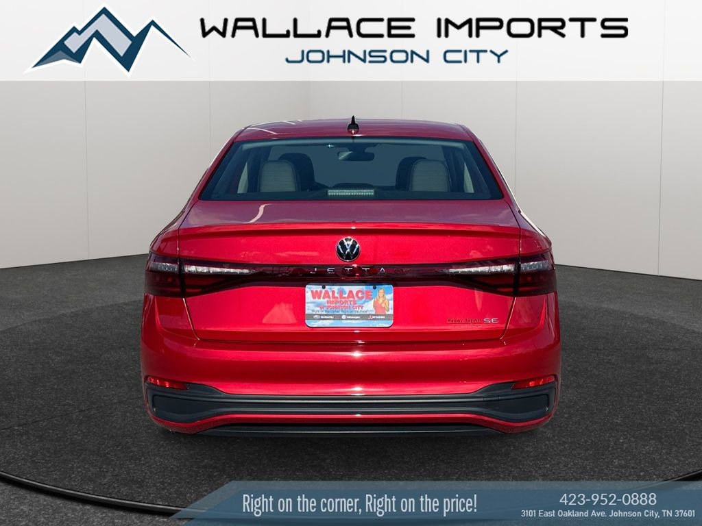 Used 2025 Volkswagen Jetta SE FWD image 4