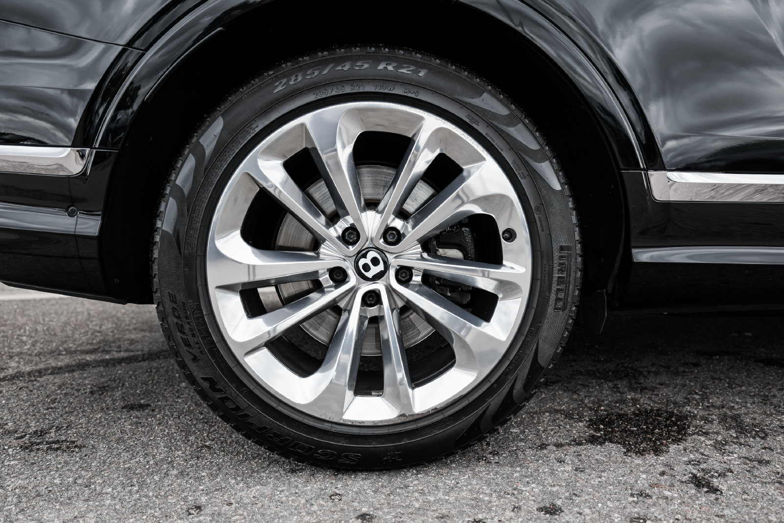 Certified 2022 Bentley Bentayga AWD/4WD image 15