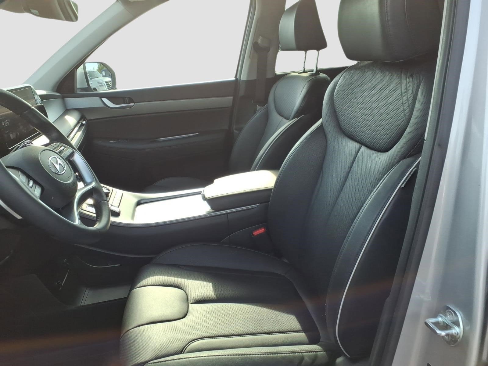 Used 2024 Hyundai Palisade SEL w/ Premium Package image 18