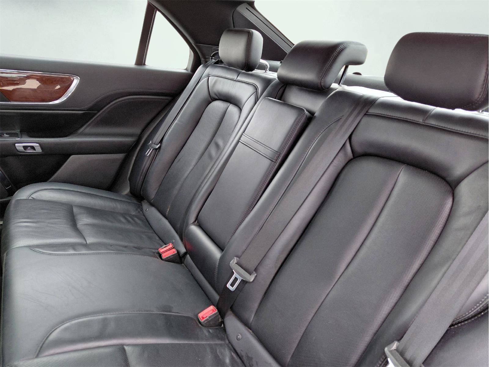 Used 2018 Lincoln Continental Reserve image 35