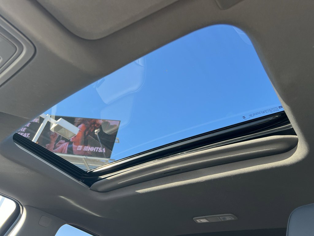 Used 2023 GMC Sierra 1500 SLT w/ SLT Premium Package image 32