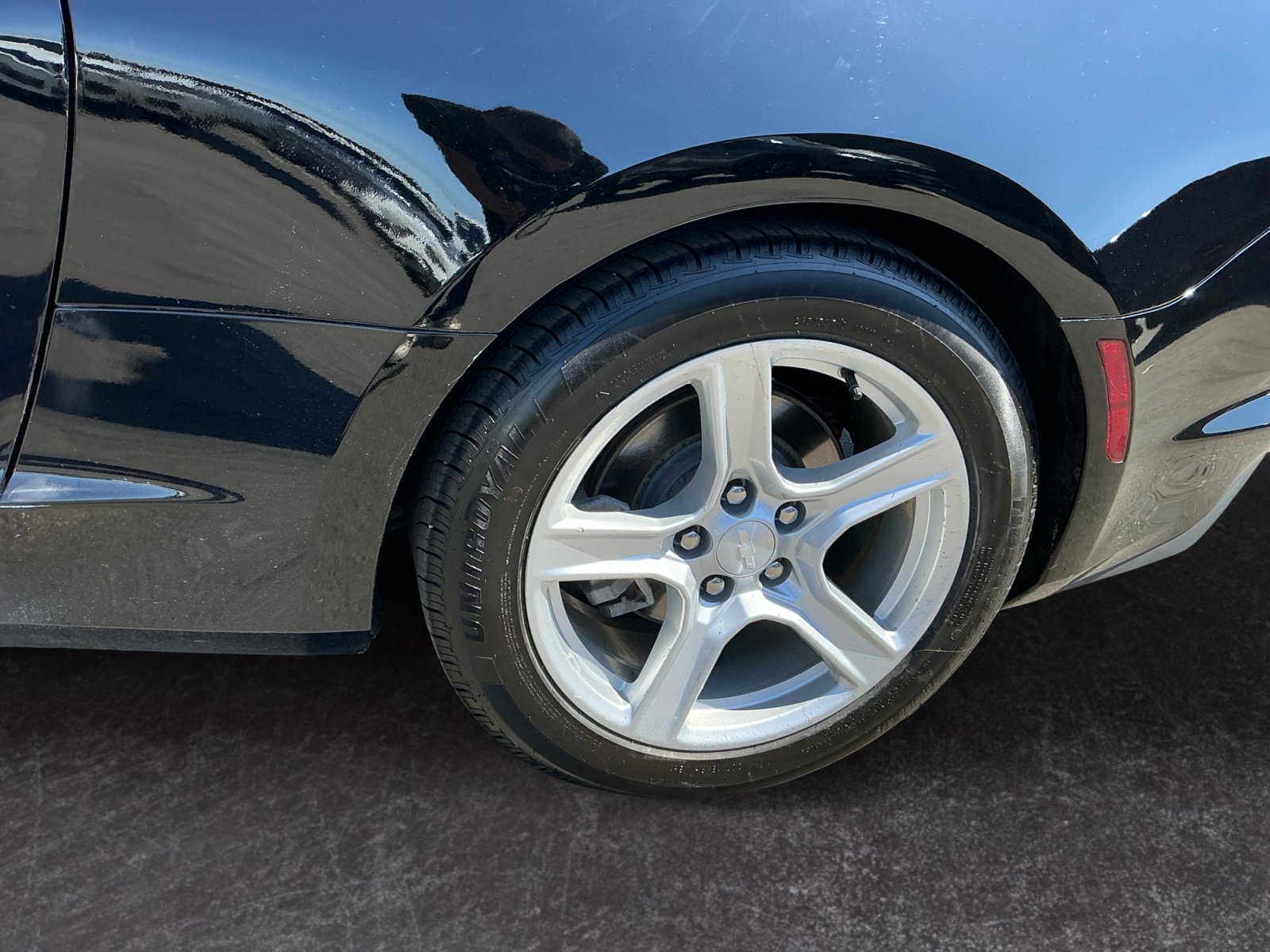 Used 2019 Chevrolet Camaro LT image 9