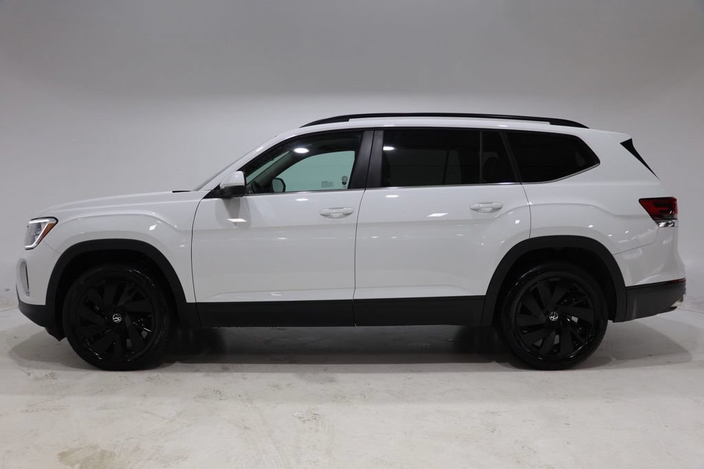 Used 2025 Volkswagen Atlas SE FWD image 4