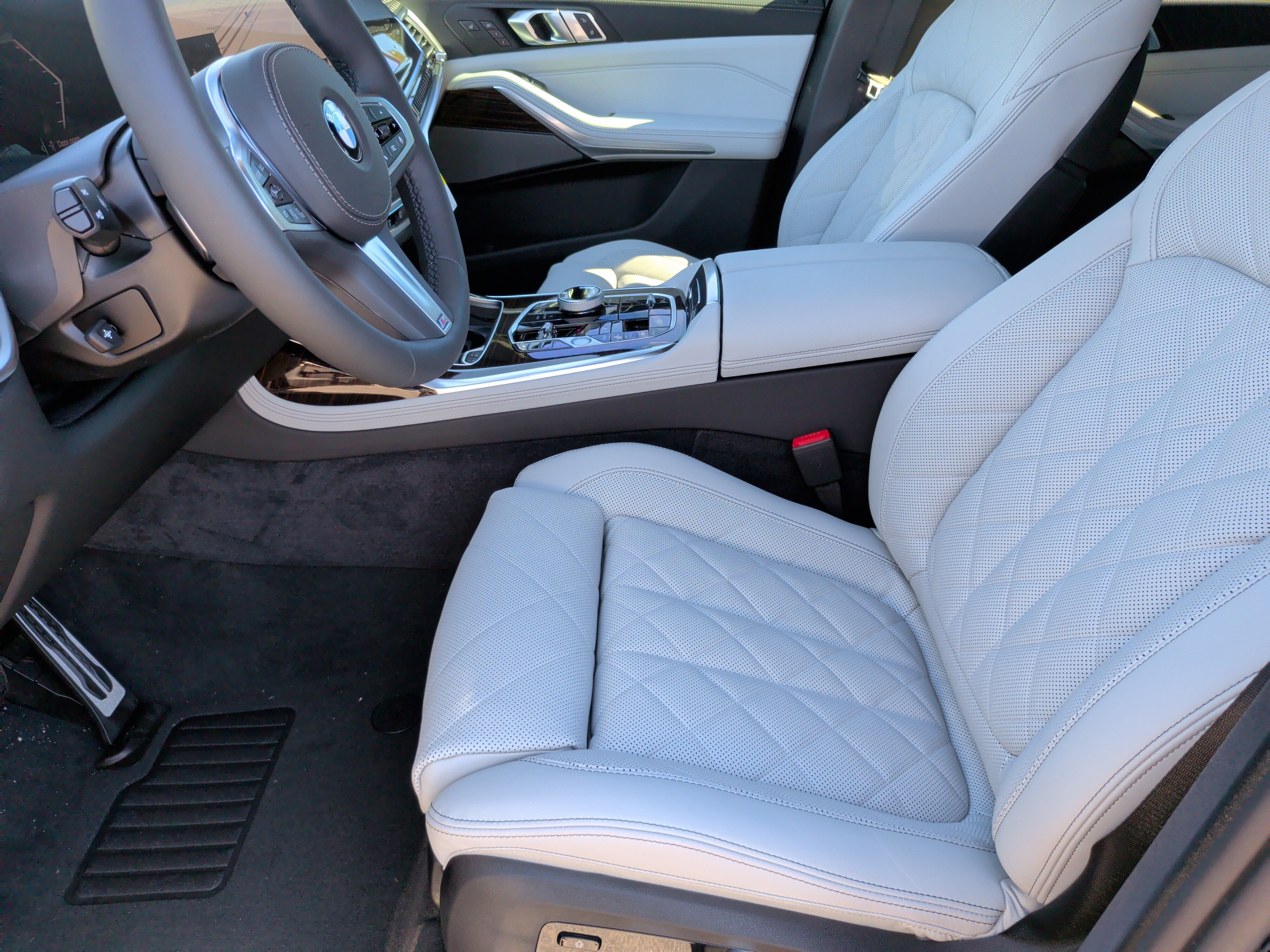 Certified 2026 BMW X7 xDrive40i w/ Executive Package AWD/4WD image 15