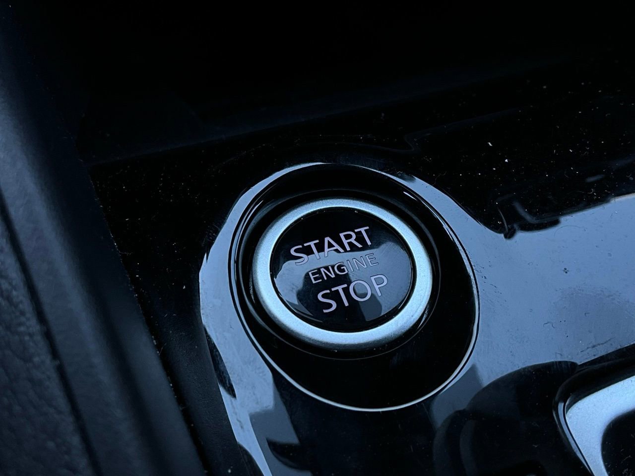 Used 2025 Nissan Versa SV image 20