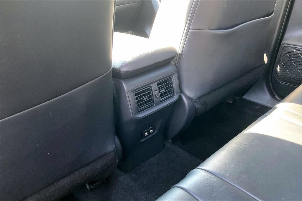 Used 2020 Toyota RAV4 XLE Premium FWD image 12