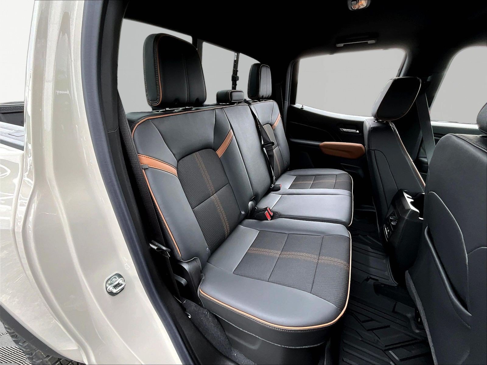 New 2026 GMC Canyon AT4 AWD/4WD image 19