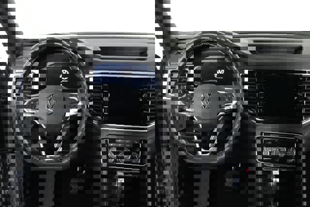 Certified 2023 Volkswagen Atlas Cross Sport SE w/ Panoramic Sunroof Package image 4