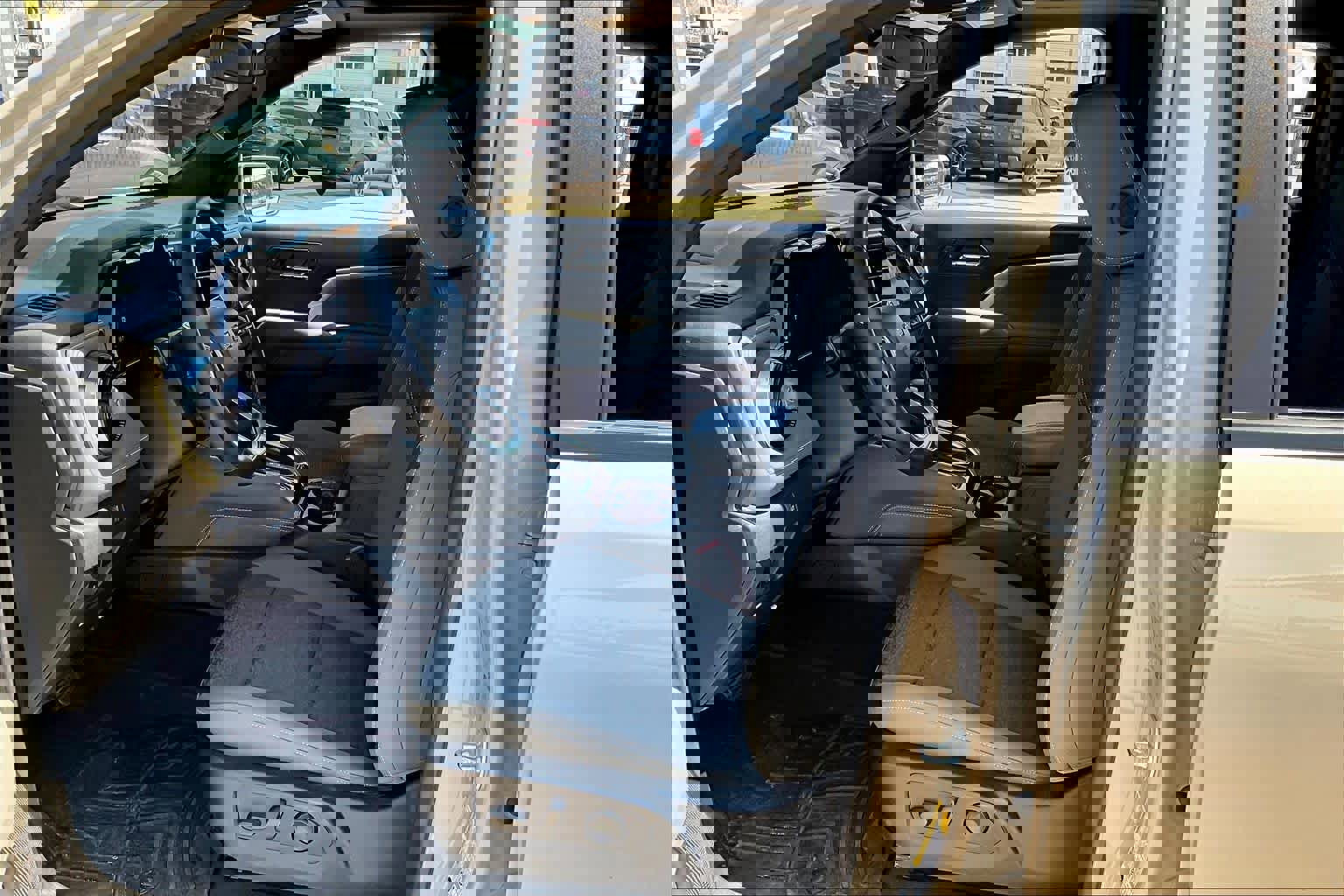 Used 2024 Chevrolet Colorado ZR2 w/ Technology Package AWD/4WD image 8