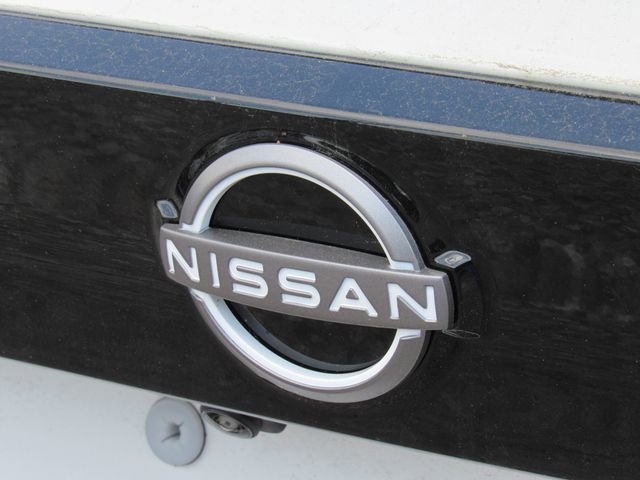 New 2026 Nissan Kicks SR w/ Cold Weather Package FWD image 13