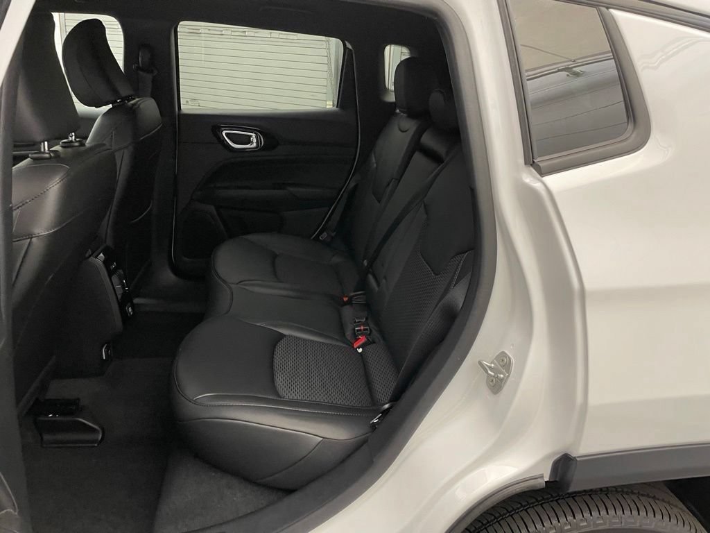 New 2026 Jeep Compass Latitude AWD/4WD image 15