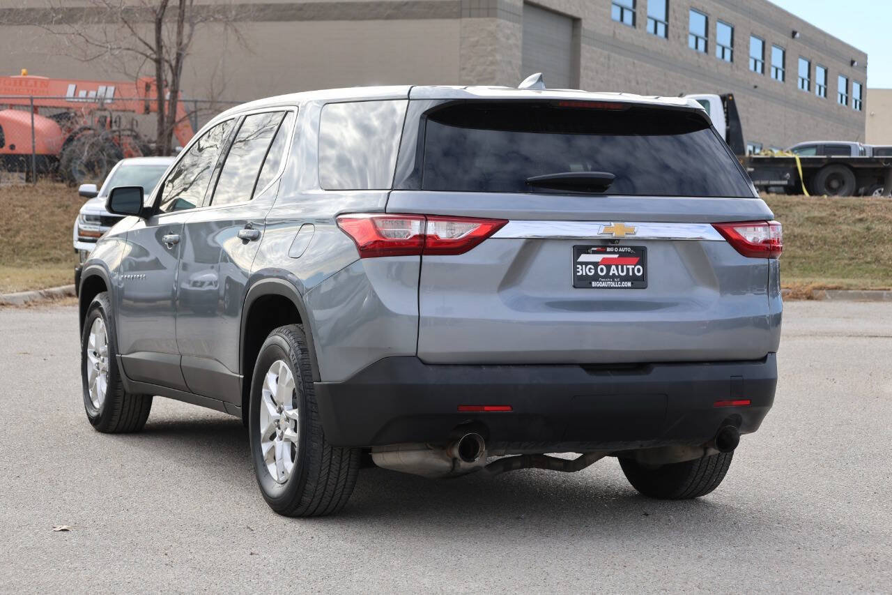 Used 2021 Chevrolet Traverse LS FWD image 11