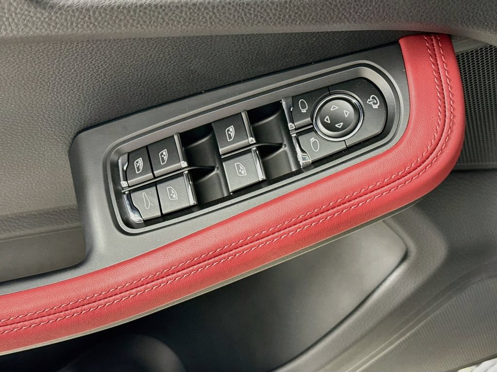 New 2026 Porsche Macan AWD/4WD image 19