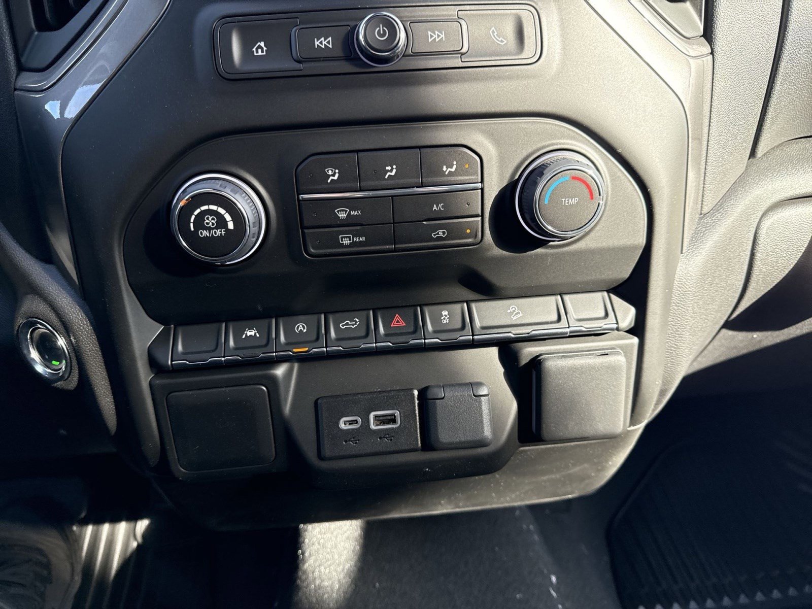 New 2026 Chevrolet Silverado 1500 Custom Trail Boss w/ LPO, Dark Essentials Package image 17