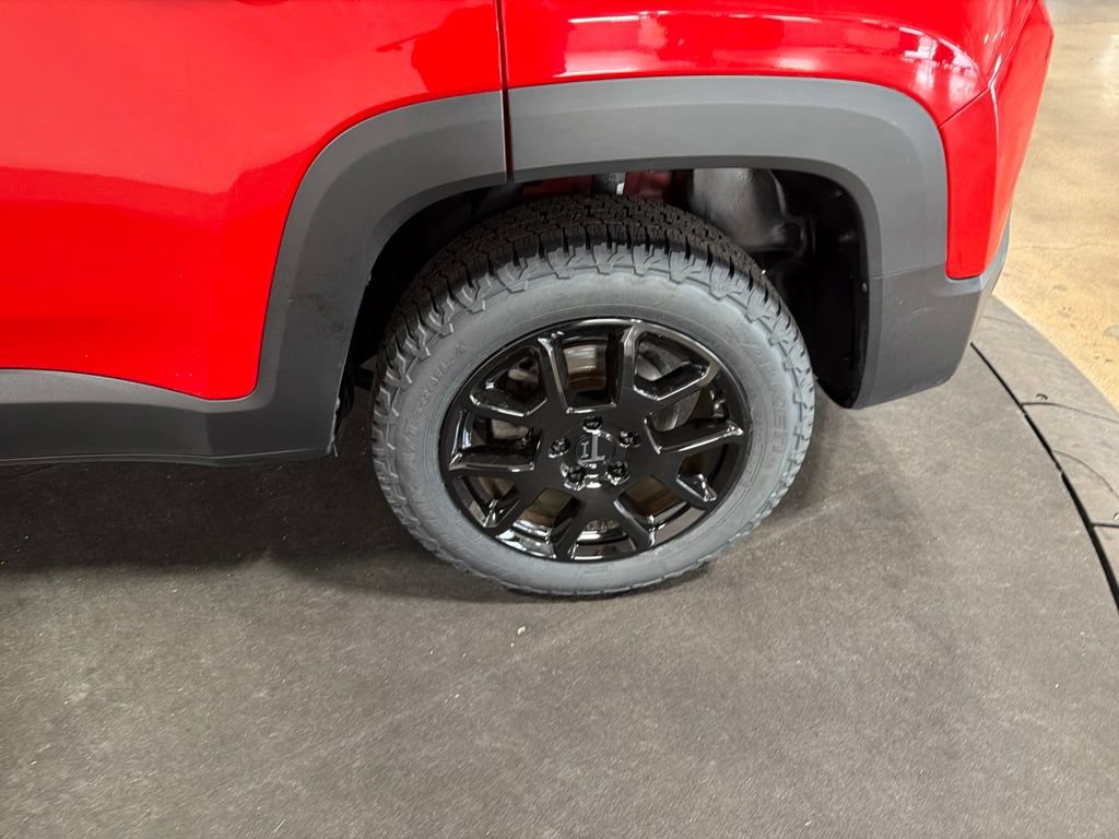 Used 2020 Jeep Renegade Latitude w/ Cold Weather Group AWD/4WD image 35