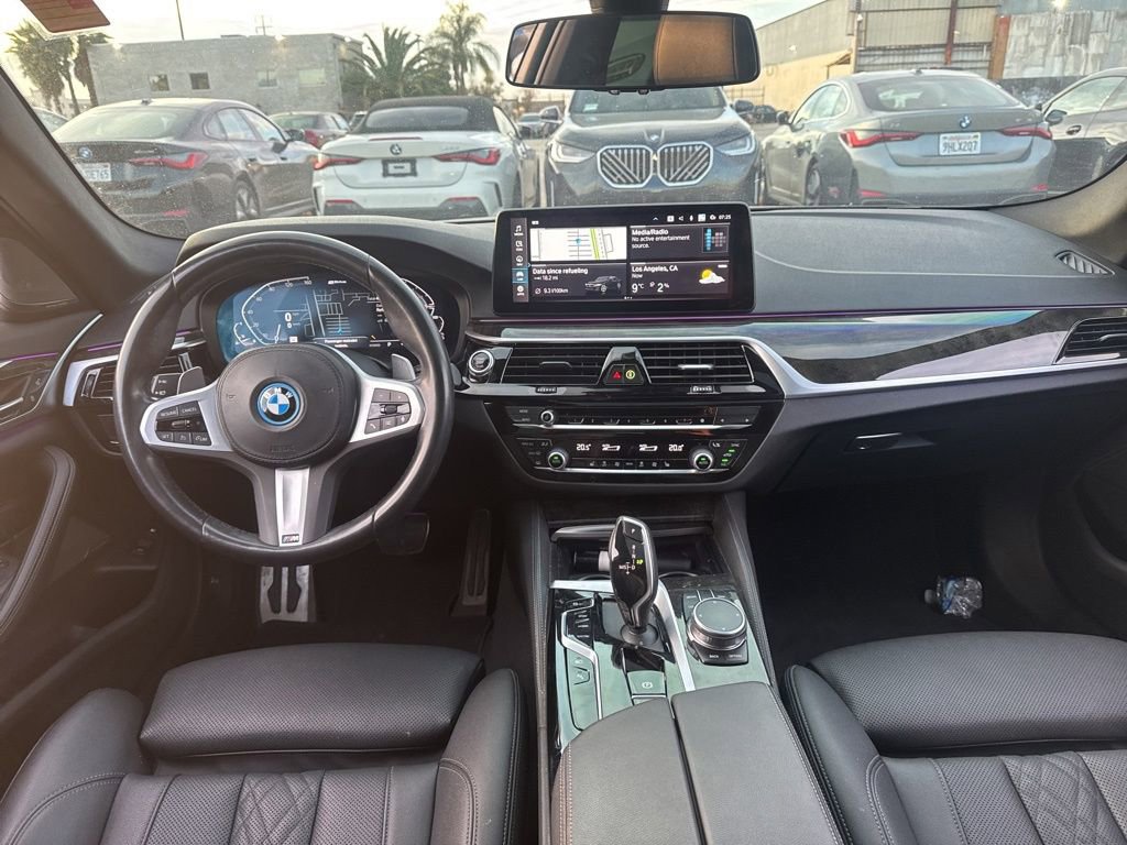 Used 2023 BMW 530e w/ M Sport Package image 10