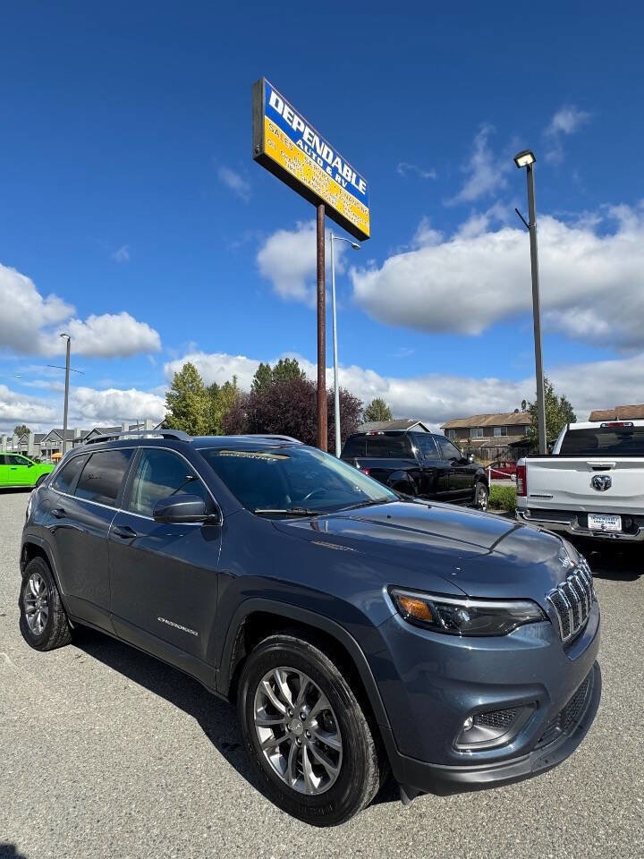 Used 2019 Jeep Cherokee Latitude Plus w/ Cold Weather Group image 3